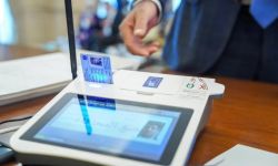 المواطنون يستجيبون والمفوضية ترحب... 206 آلاف محدث للبطاقات في أقل من شهر